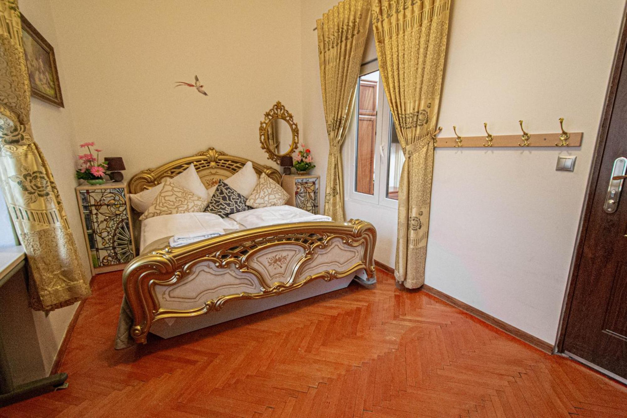 Apartmán The Grand Royal 3Bdr Heart Of Old Town Praha Exteriér fotografie